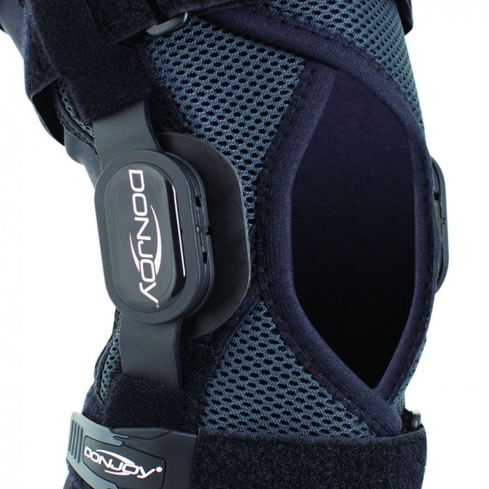 Donjoy Ginocchiera articolata lunga apribile Playmaker II 2 Donjoy Playmaker II